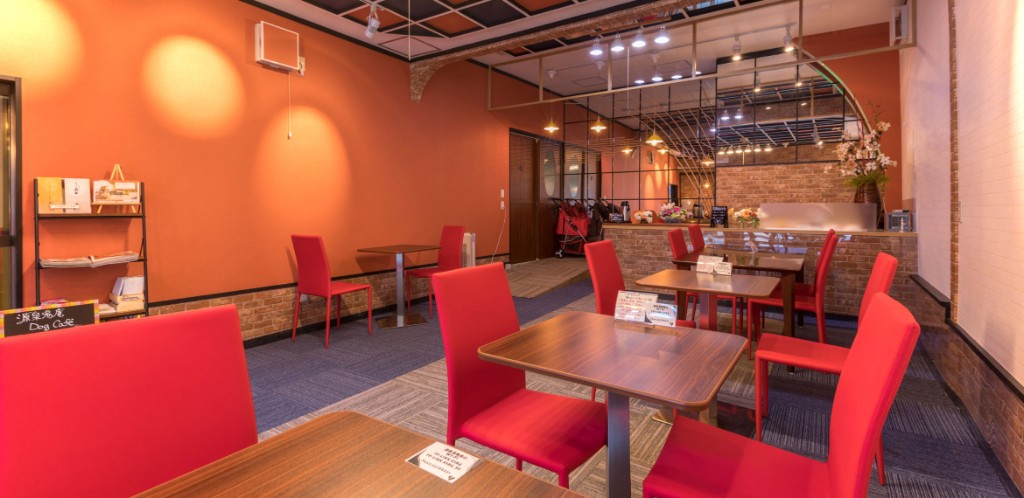 カフェ源泉湯庵森山の店内